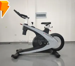 Boss Commercial Spinning Bike, Model Dy912, Designed for Heavy-Duty