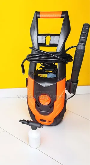 Lt 302 High Pressure Washer With Detachable Soap Container