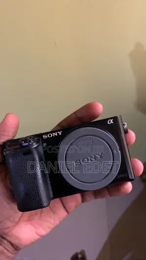 Sony A6000