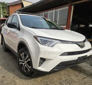 Toyota RAV4 LE AWD (2.5L 4cyl 6A) 2017 White