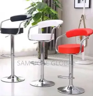 Barstool Chairs And Table