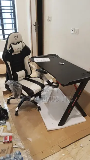 A Set of Furgle Gaming Chair 120cm Gaming Table ( Black *White)