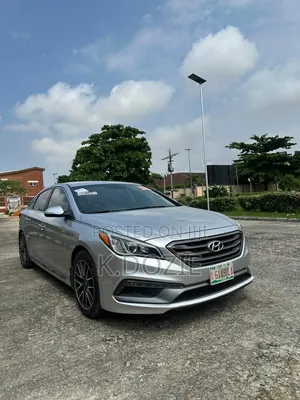 Hyundai Sonata Sport 4dr Sedan (2.4L 4cyl 6A) 2015 Silver
