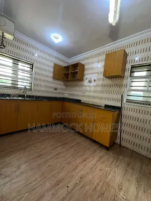 3bdrm Duplex in Carlton Gate Estate, Akobo for rent
