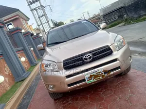 Toyota RAV4 2008 Gold