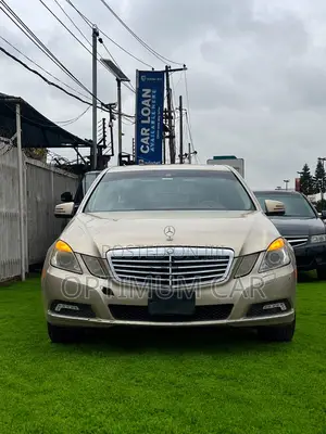 Mercedes-Benz E350 Base 4Matic Sedan AWD (3.5L 6cyl 7A) 2010 Gold