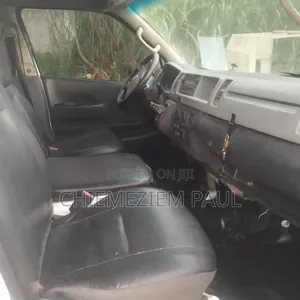 Toyota HiAce 2011 White