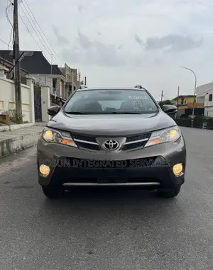 Toyota RAV4 XLE 4dr SUV (2.5L 4cyl 6A) 2014 Brown
