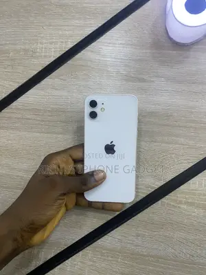 Apple iPhone 12 64 GB