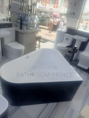 Quality Black and White Corner Acrylic Bathtub
