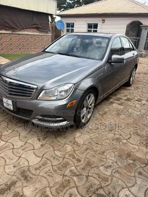 Mercedes-Benz C300 Luxury 4Matic Sedan AWD (3.5L 6cyl 7A) 2013 Brown