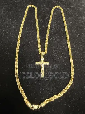Italy 750 Tested 18karat Gold Necklace With Crucifix Pendant