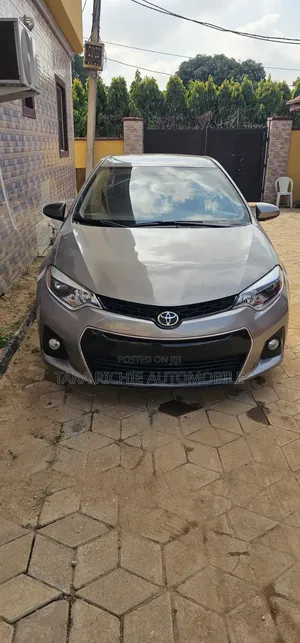 Toyota Corolla 2015 Gray