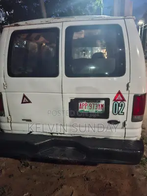 Ford E350 2006 White
