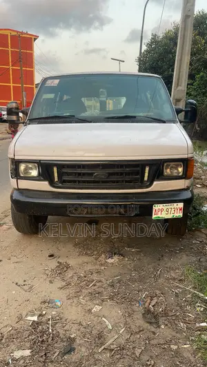 Ford E350 2006 White