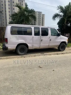 Ford E350 2006 White