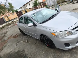 Toyota Corolla 2011 White