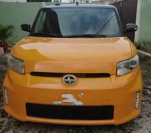 Scion xB 2014 Orange