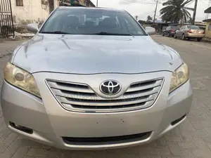 Toyota Camry LE V6 4dr Sedan (3.5L 6cyl 6AM) 2009 Silver