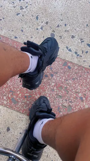 Lv Sneakers