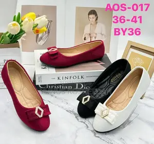 Office Shoe of Color White, Black and Wine