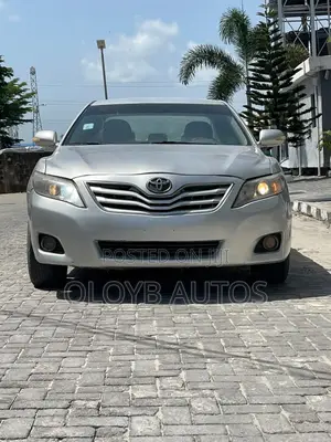 Toyota Camry LE 4dr Sedan (2.4L 4cyl 5A) 2009 Silver