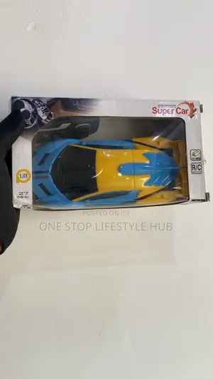 Remote Control Super Car - Lamborghini Veneno Style (Blue/Yellow)
