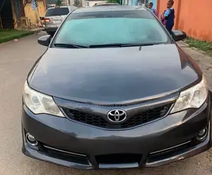 Toyota Camry SE 4dr Sedan (2.5L 4cyl 6A) 2013 Gray