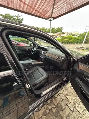 Mercedes-Benz E300 2016 Black