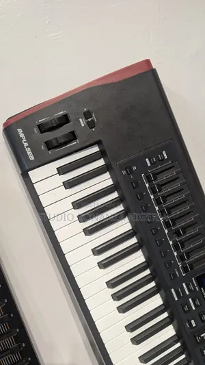 Novation Impulse 61 Studio Midi Controller Keyboard