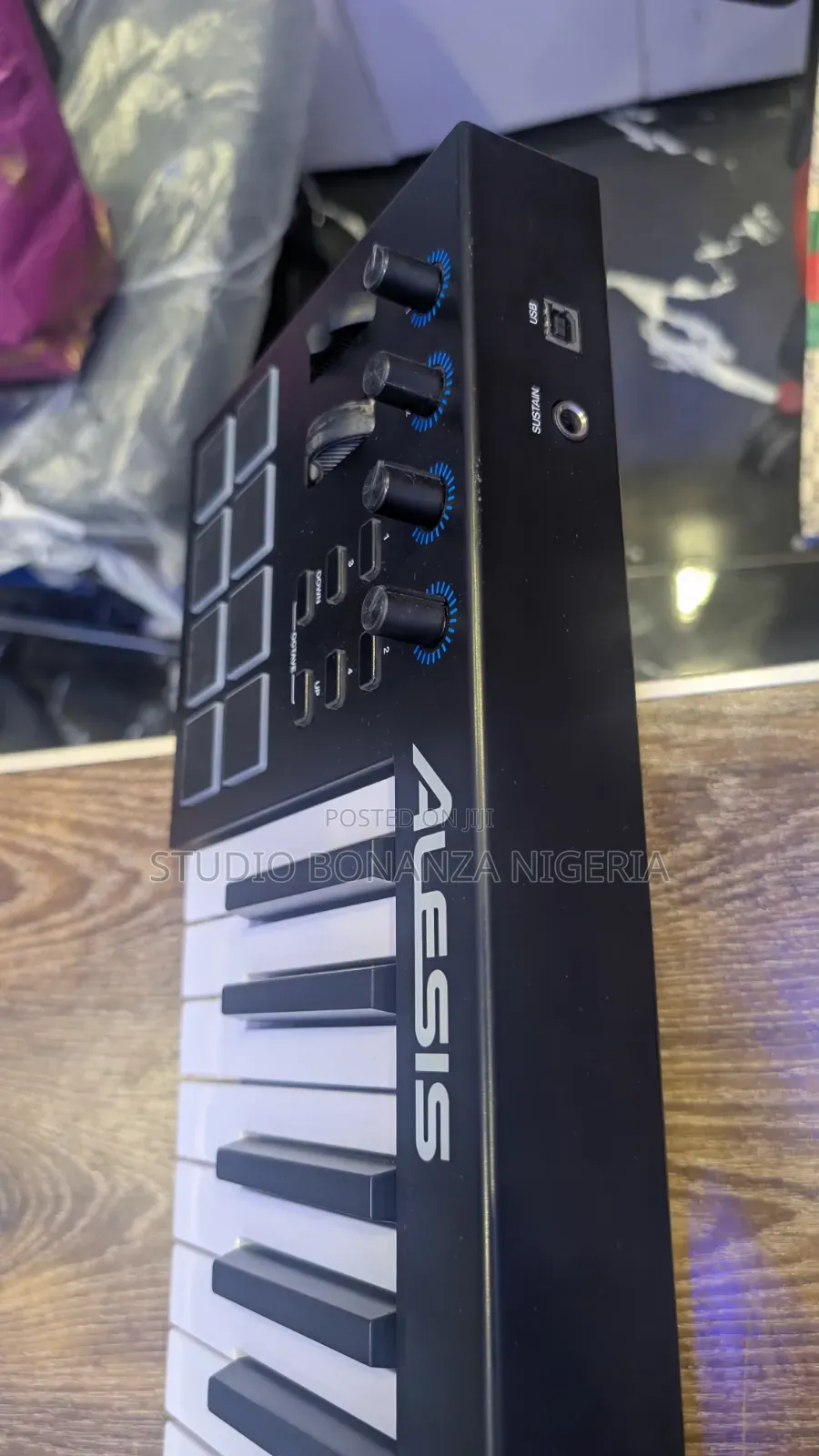 Alesis V61 Studio Midi Controller Keyboard