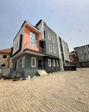 4bdrm Duplex in Idu Industrial for sale