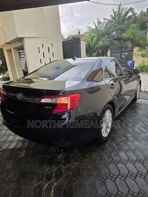 Toyota Camry XLE 4dr Sedan (2.5L 4cyl 6A) 2012 Black
