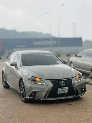 Lexus IS 300h 4WD 2017 Gray