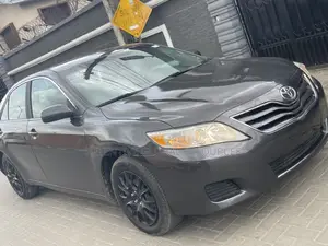 Toyota Camry LE 4dr Sedan (2.5L 4cyl 6A) 2011 Gray