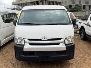 Toyota HiAce 2010 White