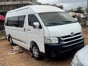 Toyota HiAce 2012 White