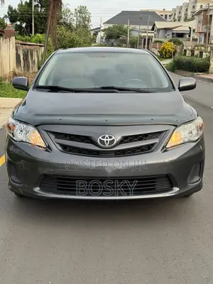 Toyota Corolla 2012 Gray