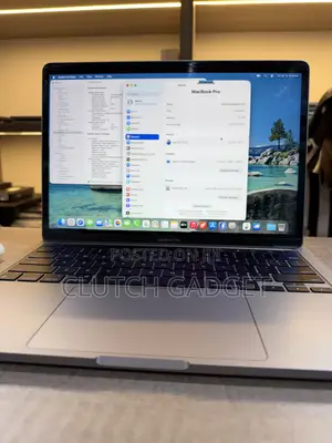 Laptop Apple MacBook Pro 2022 M2 16GB Apple M2 SSD 512GB