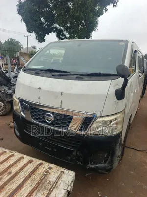 Nissan Caravan (Urvan) 2021 White
