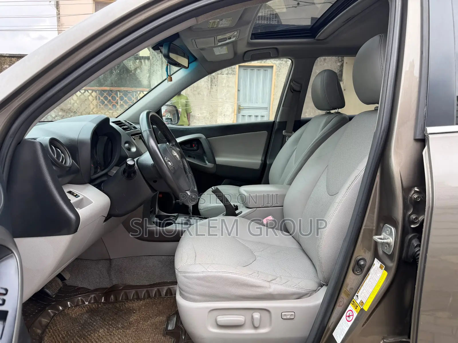 Toyota RAV4 2011 Brown