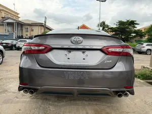 Toyota Camry 2018 Gray