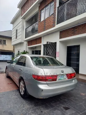 Honda Accord 2005 Silver