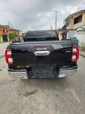Toyota Hilux 2024 Black