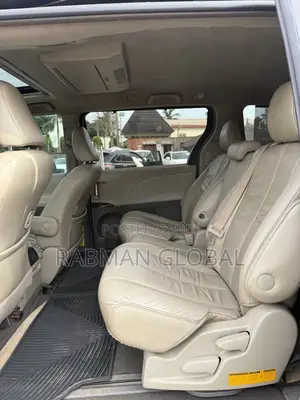 Toyota Sienna XLE 7 Passenger 2010 Black