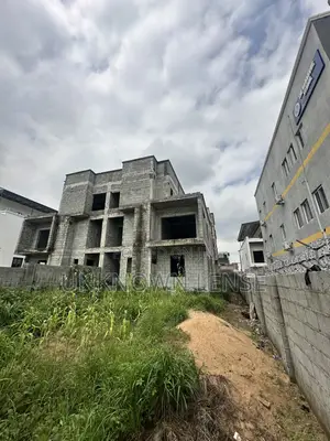 4bdrm Duplex in Ochacho Estate, Life Camp for sale