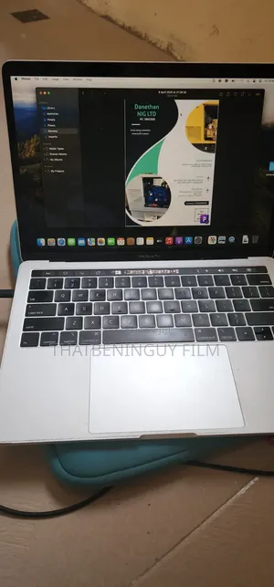 Laptop Apple MacBook Pro 2019 16GB Intel Core i7 HDD+SSD 512GB