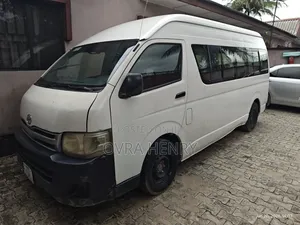 Toyota HiAce 2012 White