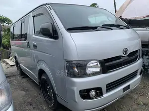Toyota HiAce 2012 Silver
