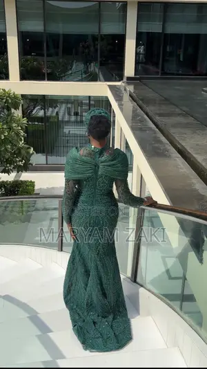 Women’S Emerald Beaded Lace Occasion Dress